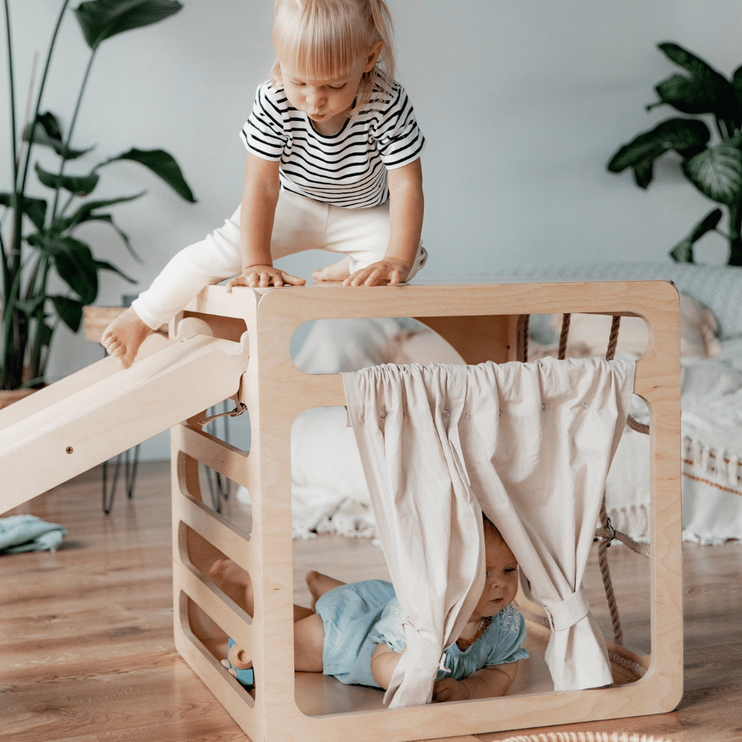 Climbing Cube with Rope Window