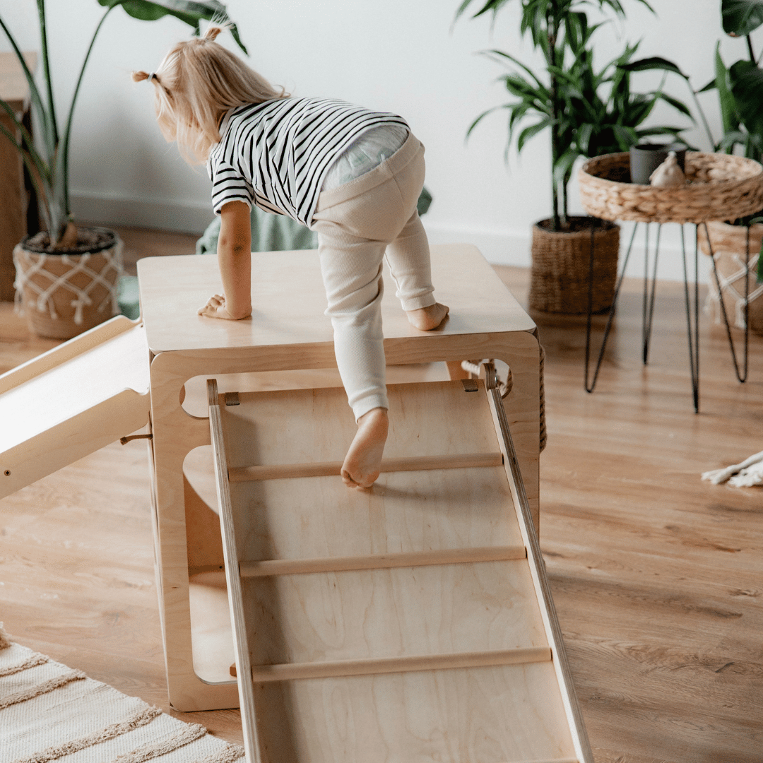 Climbing Cube with Rope Window