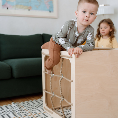 Climbing Cube with Rope Window