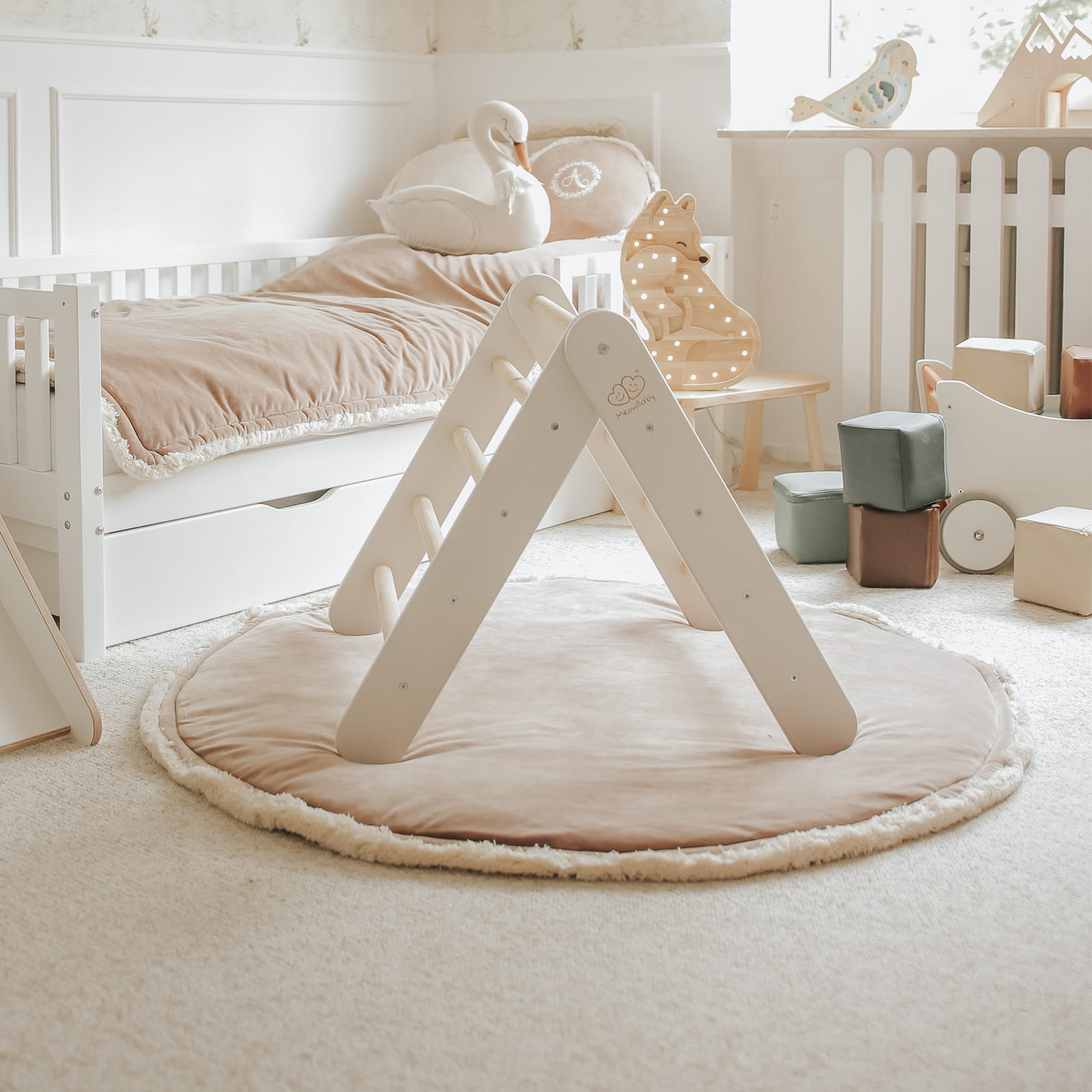 Pikler Climbing Ladder — White
