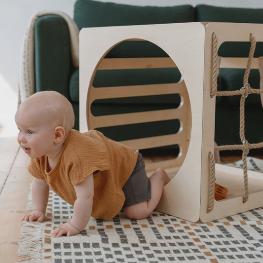 Climbing Cube with Rope Window