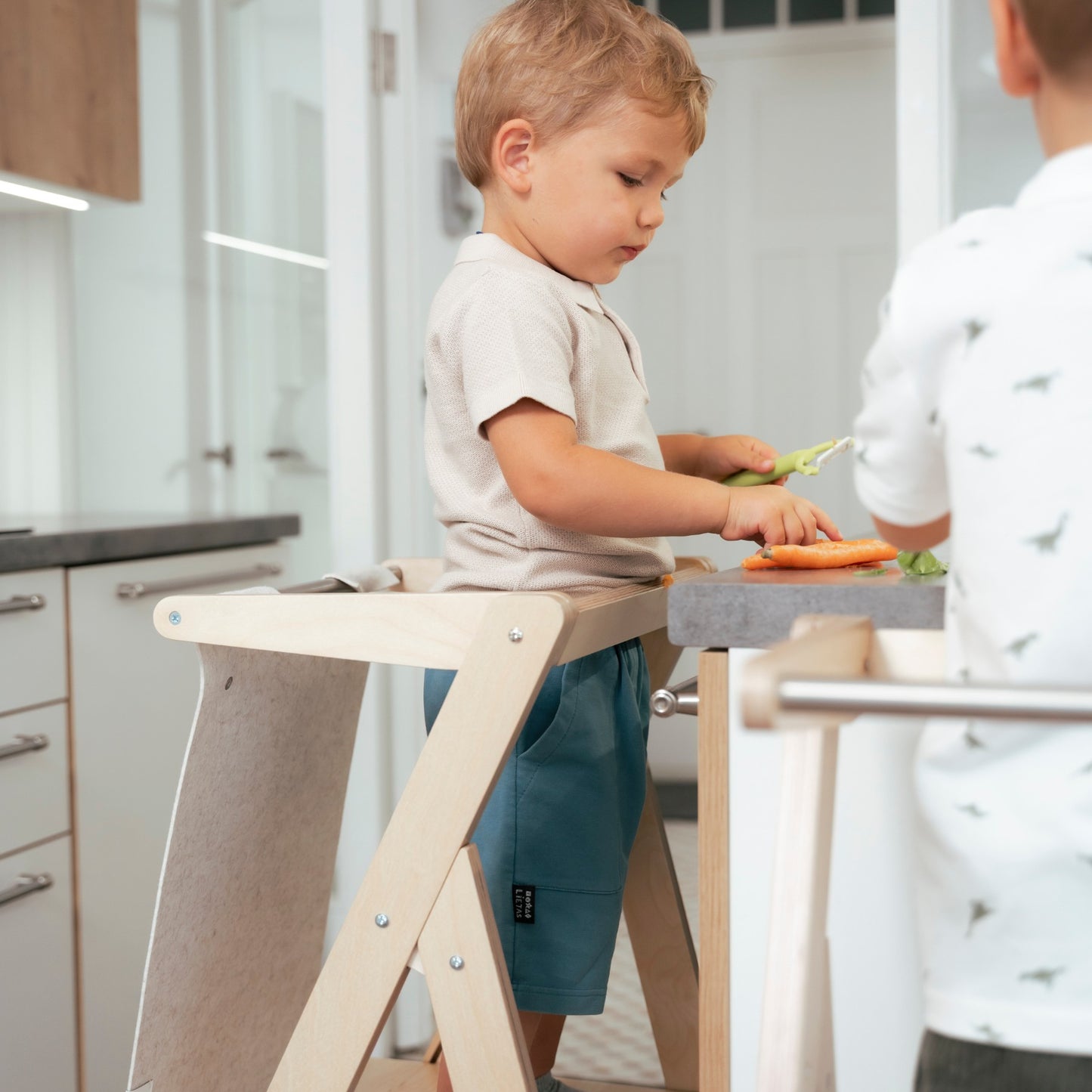 Foldable Helper Tower